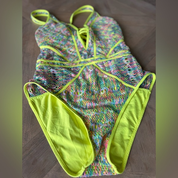 BECCA | Women’s Crochet One Piece Swimsuit Neon Yellow Pink Blue Green Size L - Picture 5 of 6